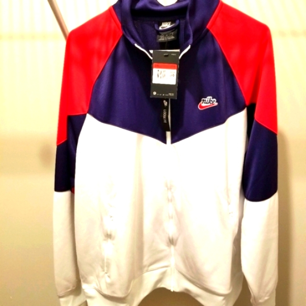 Nike Loose Fit Windrunner Jacket "NEW" W/TAGS. JACKET ONLY!